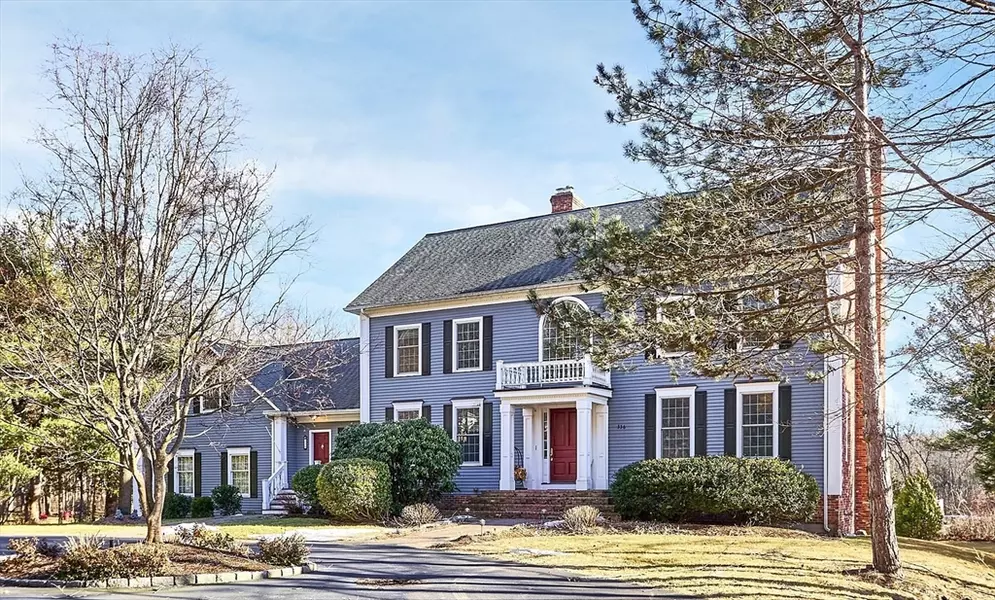 336 Lexington Rd, Concord, MA 01742