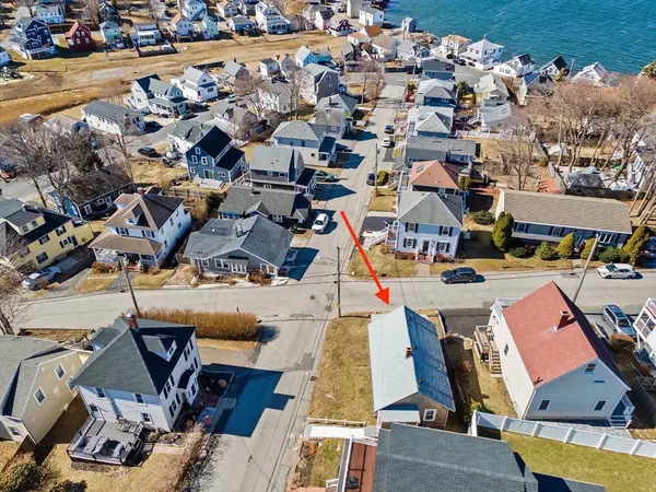 Hull, MA 02045,12 Fairmount Way