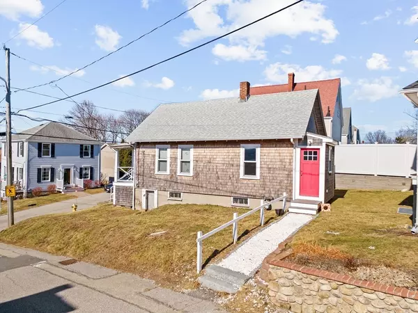 Hull, MA 02045,12 Fairmount Way