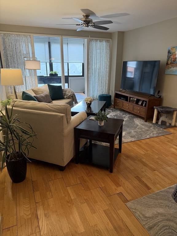 Brookline, MA 02445,18 Juniper Street #52