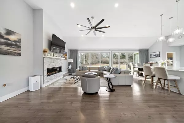 Falmouth, MA 02536,10 Whispering Pines Dr
