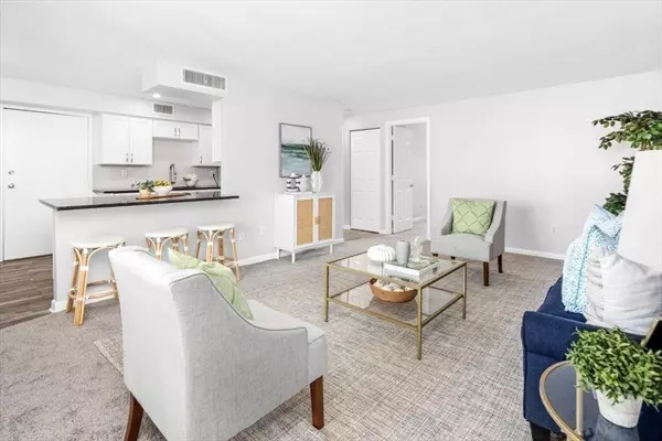 Hingham, MA 02043,15 Beals Cove Rd #J