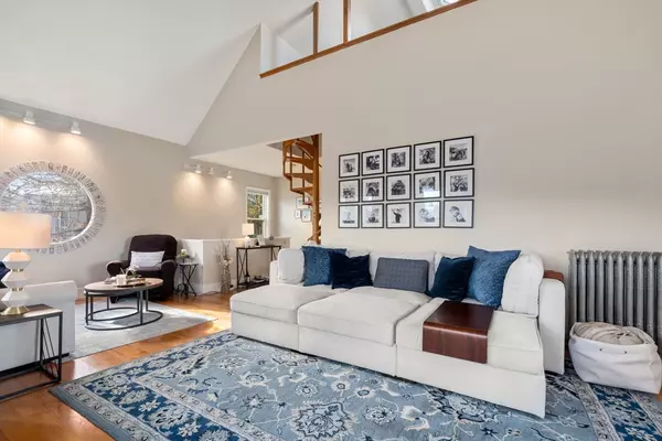 Brookline, MA 02445,675 Hammond Street #3