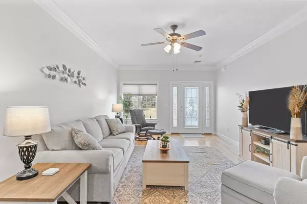 Hubbardston, MA 01452,17 Madison Way #17