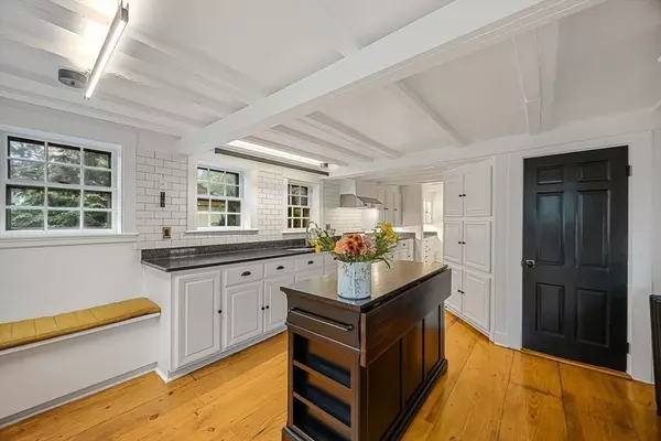 Dedham, MA 02026,46 Church St