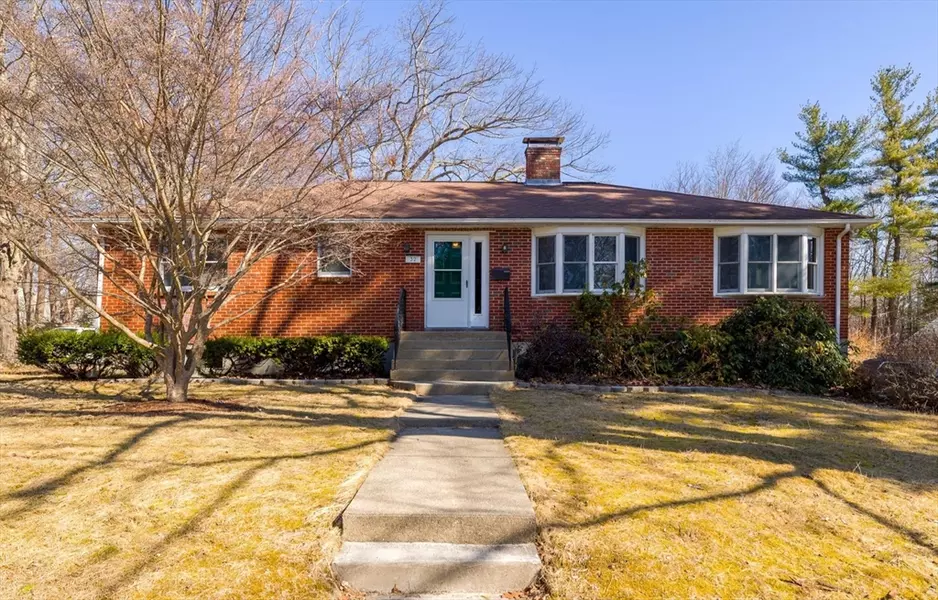 32 Carter Rd, Worcester, MA 01609