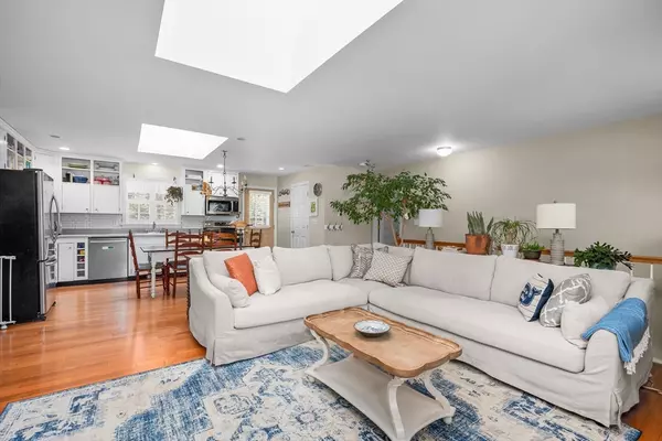 Wellfleet, MA 02667,27 Old Kings Hwy