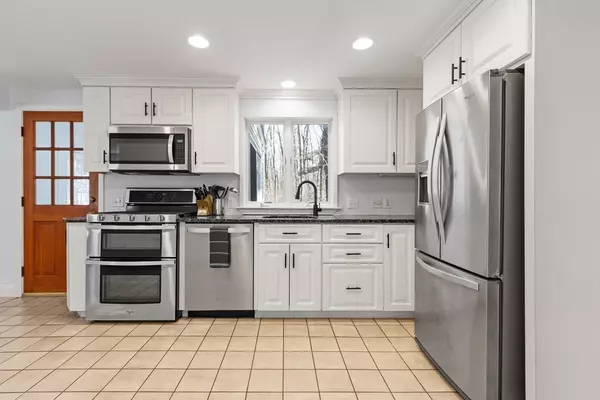 Medfield, MA 02052,22 Evergreen Way
