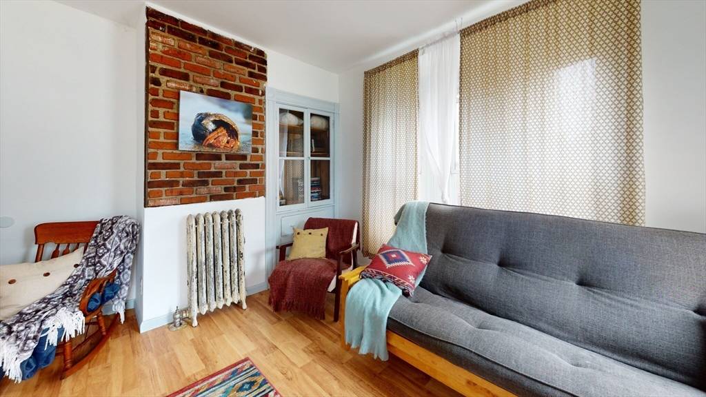 Waltham, MA 02453,7-9 Dexter St. #9