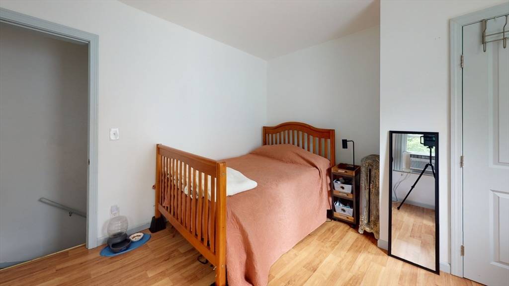 Waltham, MA 02453,7-9 Dexter St. #9
