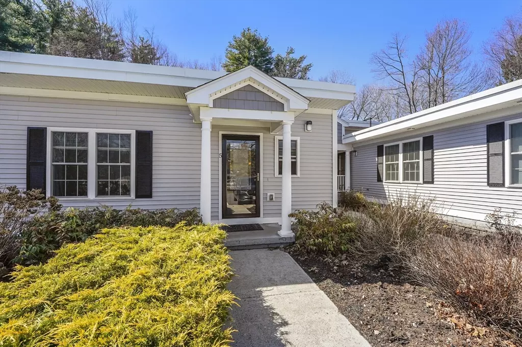 Clinton, MA 01510,445 Berlin Street #5