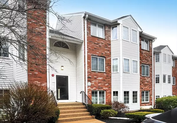 122 Tall Oaks Dr #F, Weymouth, MA 02190