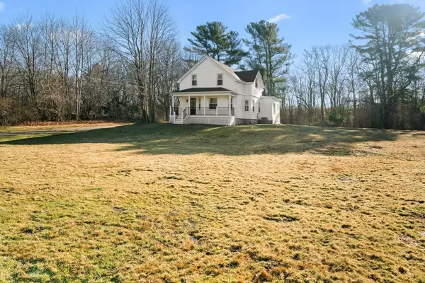 1809 Blossom Rd, Fall River, MA 02722