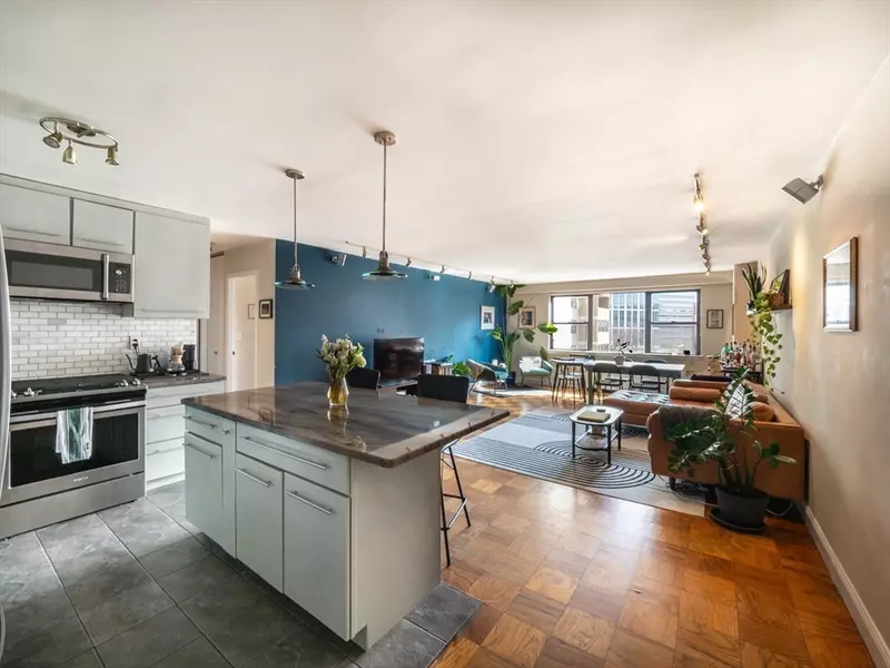 8 Whittier Place #6C, Boston, MA 02114