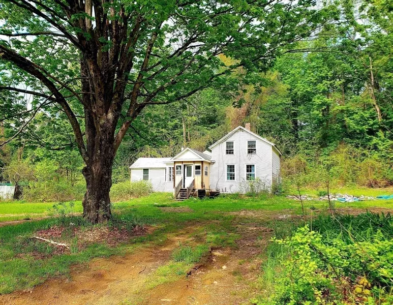 28 Worthington Rd, Huntington, MA 01050