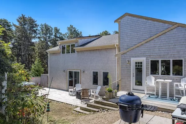 Wellfleet, MA 02667,345 Cove Rd