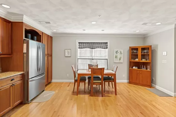 Andover, MA 01810,18 Dale St #6G