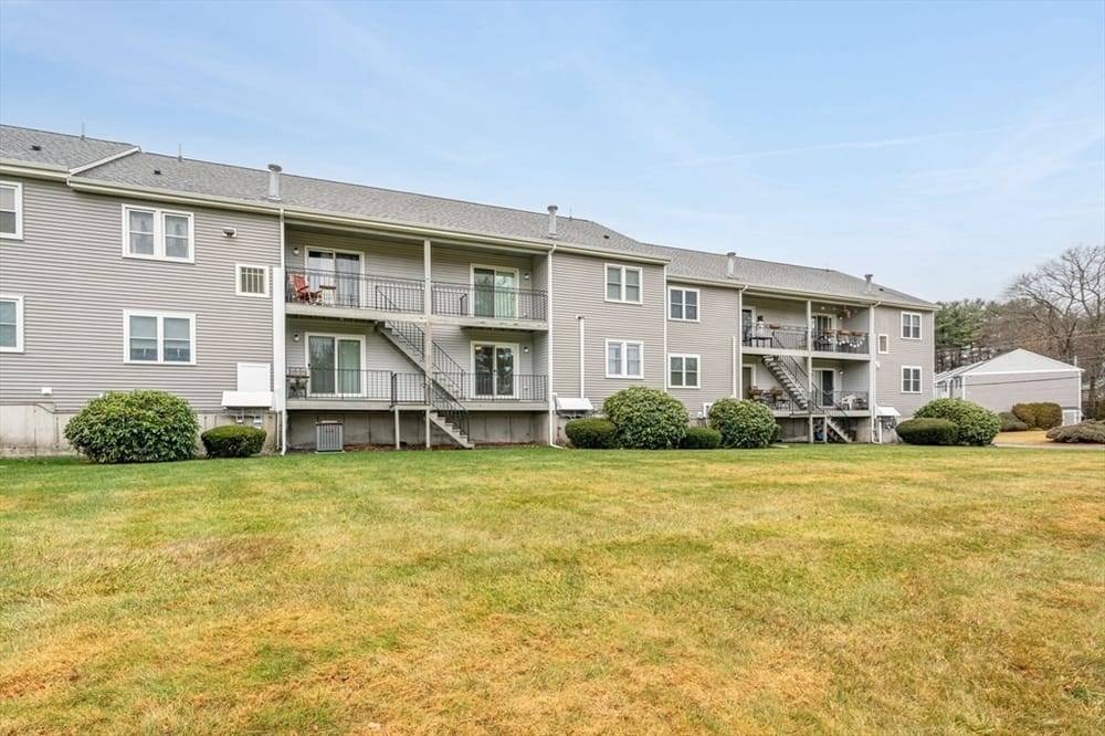 Dracut, MA 01826,94 Tennis Plaza #5