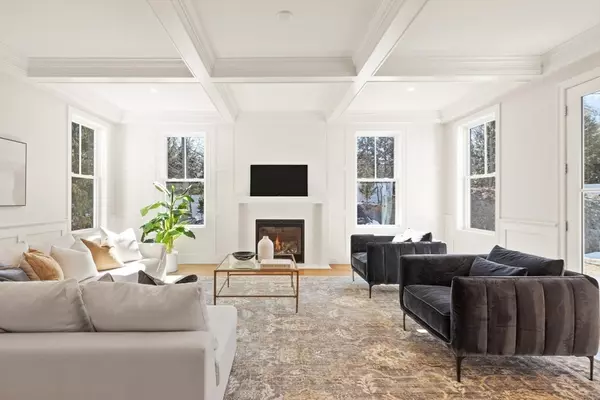 Wellesley, MA 02481,78 Hundreds Road