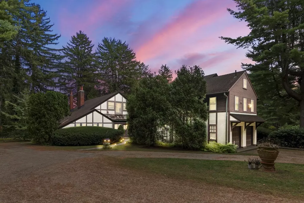 Needham, MA 02492,660 South Street