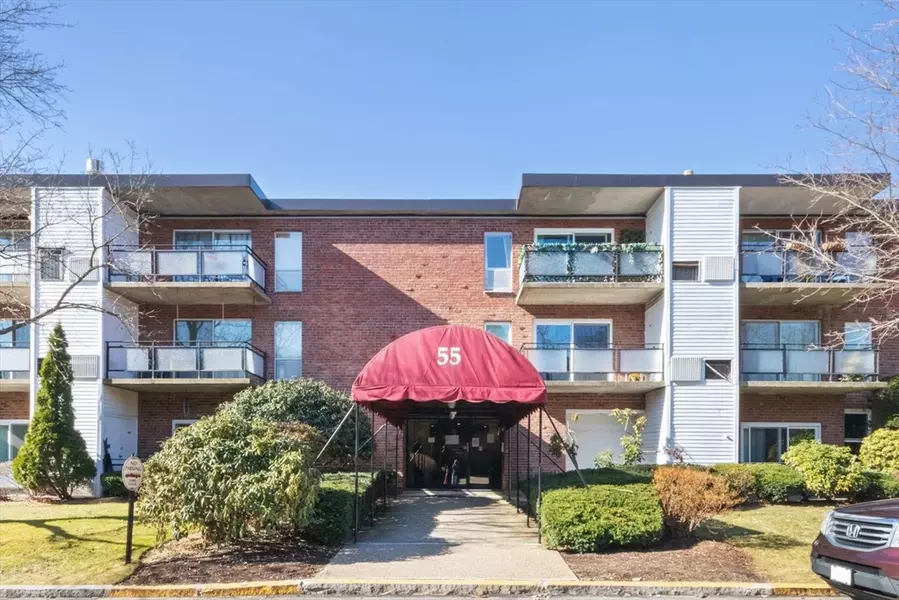 55 Broadlawn Park #11B, Boston, MA 02467