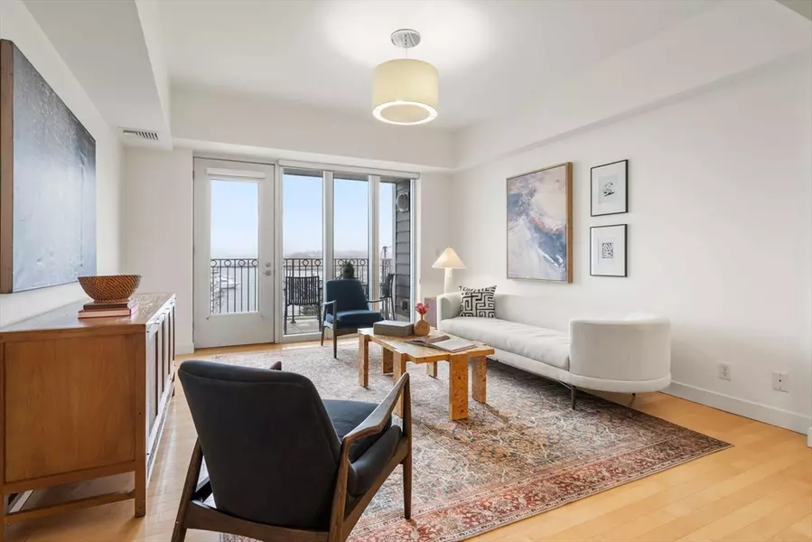 550 Pleasant St #209, Winthrop, MA 02152