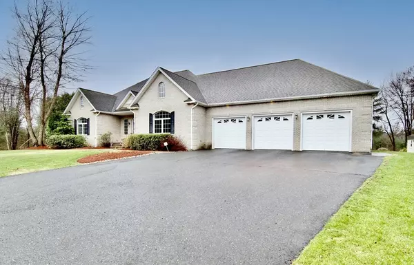 Ludlow, MA 01056,74 Knollwood Rd
