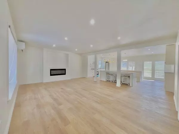 Attleboro, MA 02703,31 Carleton St