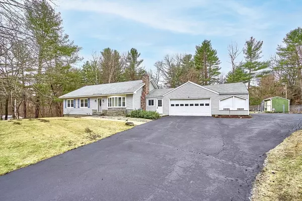 124 Lost Lake Dr, Groton, MA 01450