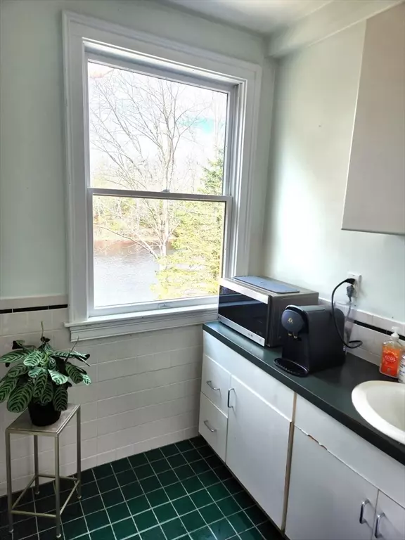 Sharon, MA 02067,210 North Main St #1