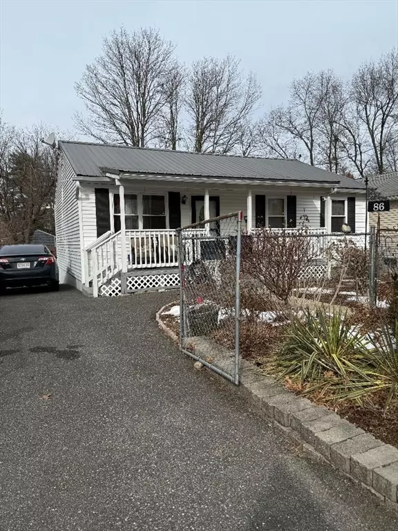 86 Lorenzo St, Springfield, MA 01109