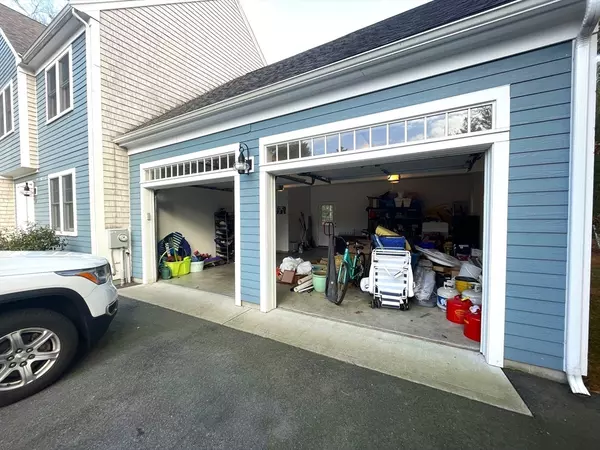 Carver, MA 02330,4 Redtail Ln