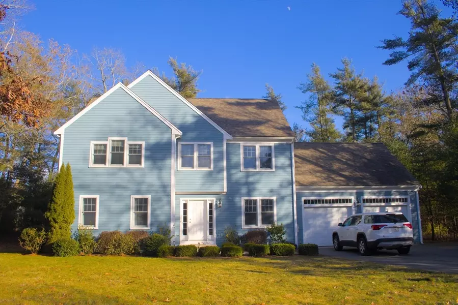 4 Redtail Ln, Carver, MA 02330