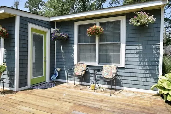 Lakeville, MA 02347,24 3rd Ave