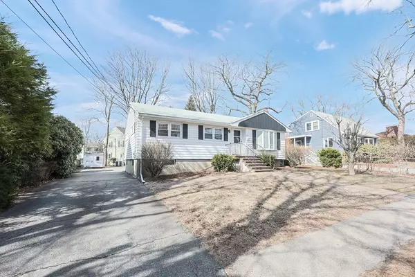 111 Dow Ave, Arlington, MA 02476