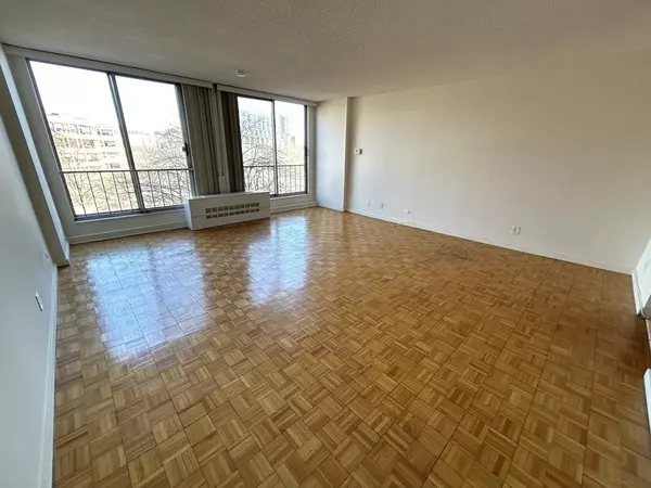 Brookline, MA 02445,44 Washington St #611