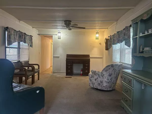 Bourne, MA 02559,2 Third Avenue