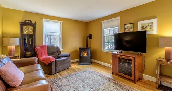 Amherst, MA 01002,56 Memorial Dr