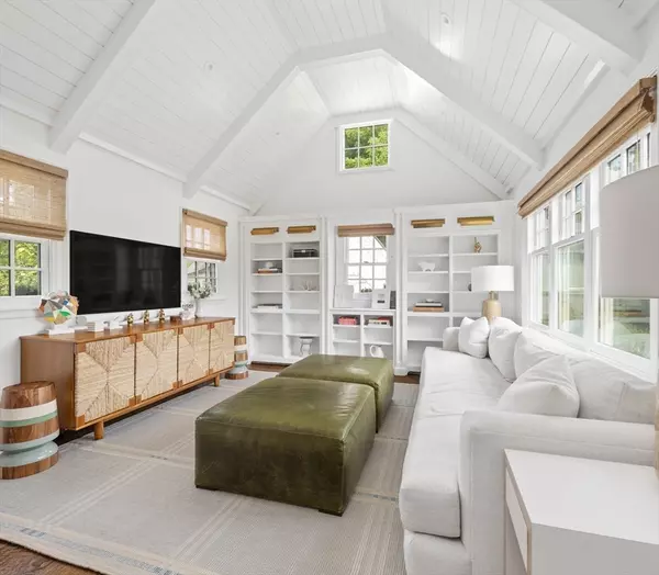 Hingham, MA 02043,17 Cole Rd