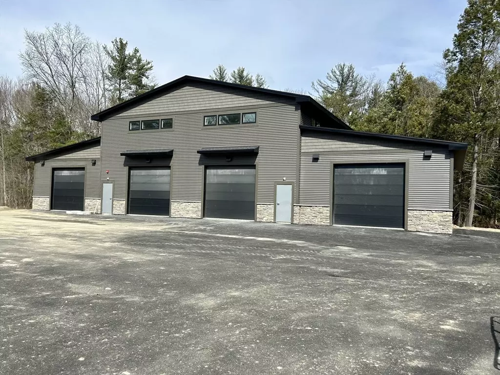 Easthampton, MA 01027,15 Oneil St #B3