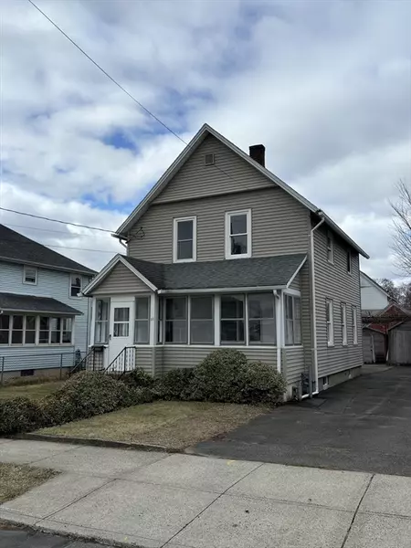 33 Hampshire St, Ludlow, MA 01056