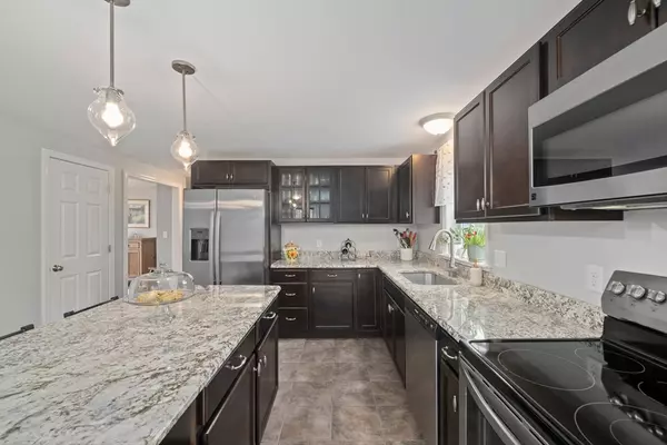 Kingston, MA 02364,15 Bearses Way