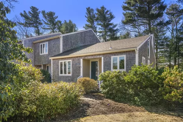 250 Seaward Bend #250, Falmouth, MA 02536