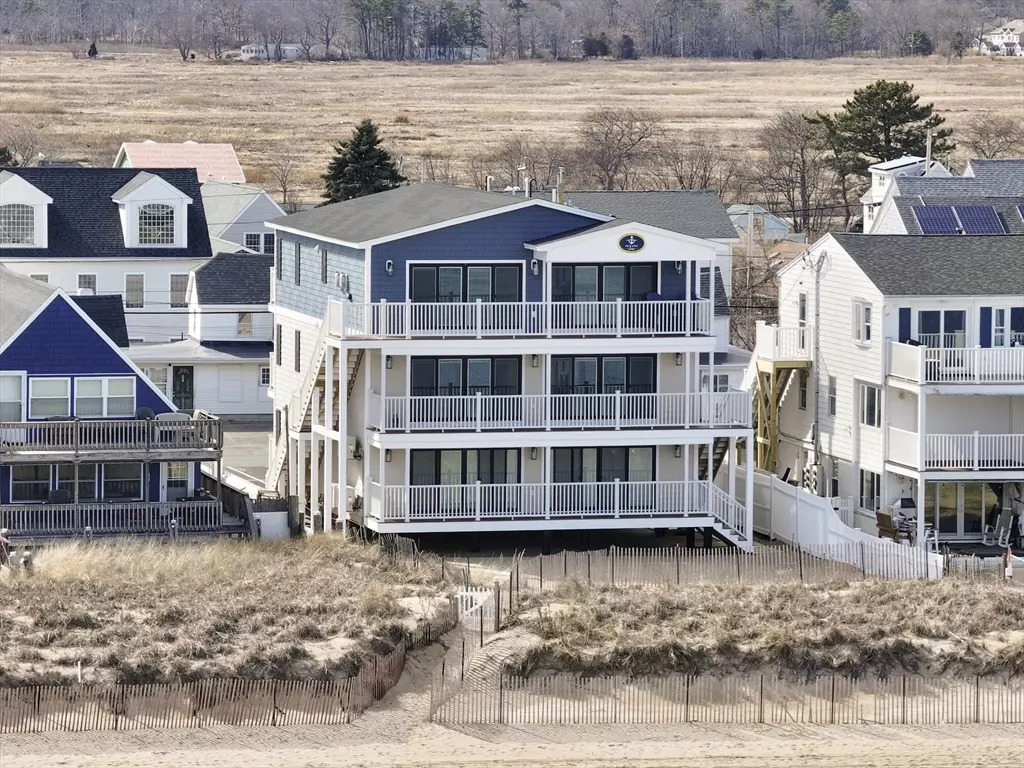 Salisbury, MA 01952,89 Atlantic Avenue #2