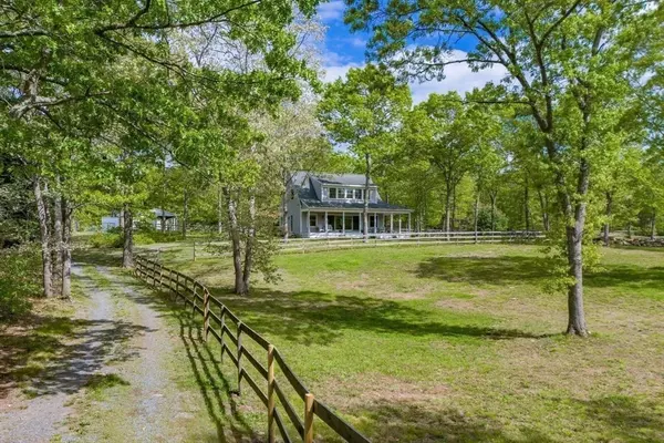 Falmouth, MA 02536,21 Cloverfield Way
