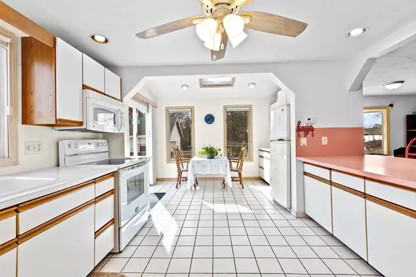 Middleboro, MA 02346,316 Old Center St