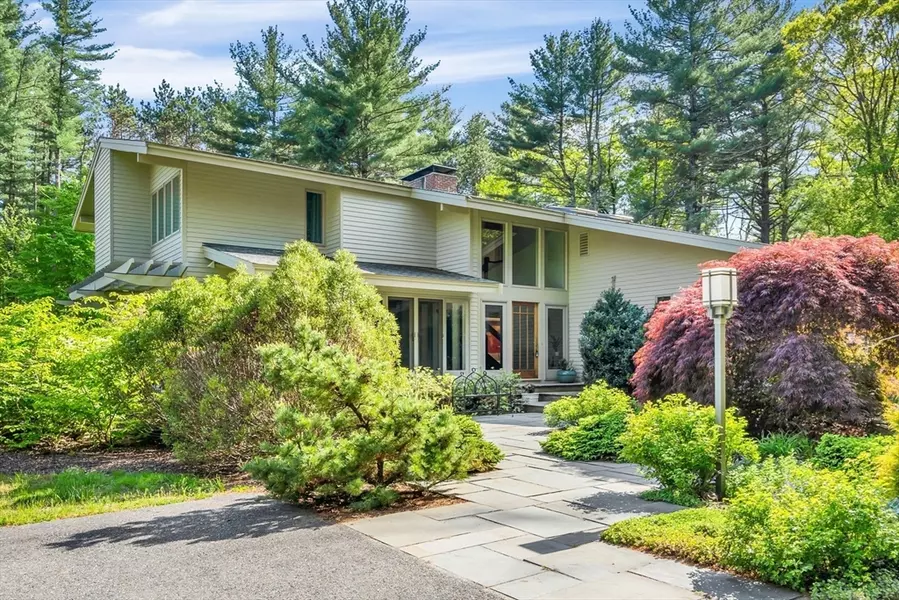 39 Old Farm Road, Concord, MA 01742