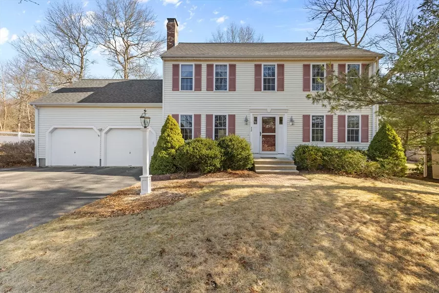 32 Wisteria Dr, Plainville, MA 02762