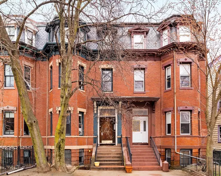 98 Pleasant St #2, Boston, MA 02125