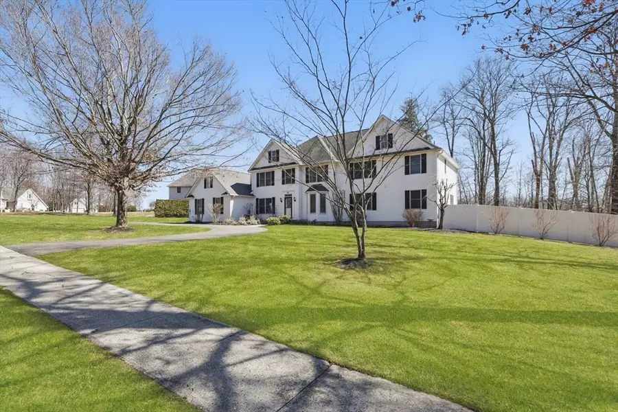 46 Autumn Rdg, East Longmeadow, MA 01028